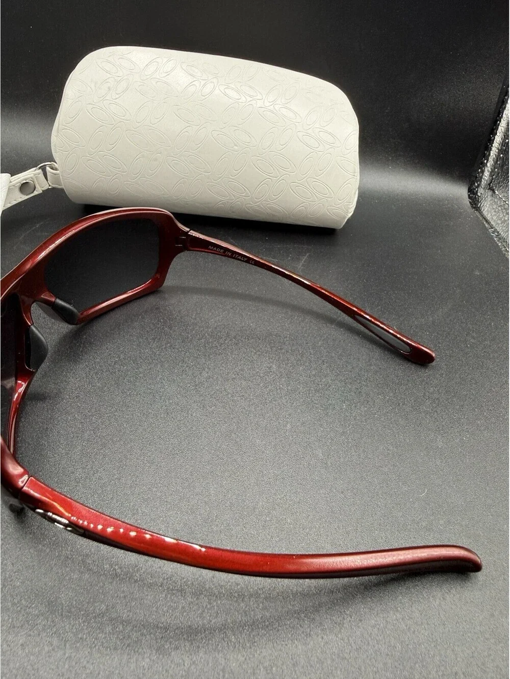 Oakley Break Up Scarlet/Black-Gray Gradient Lenses OO9202-02